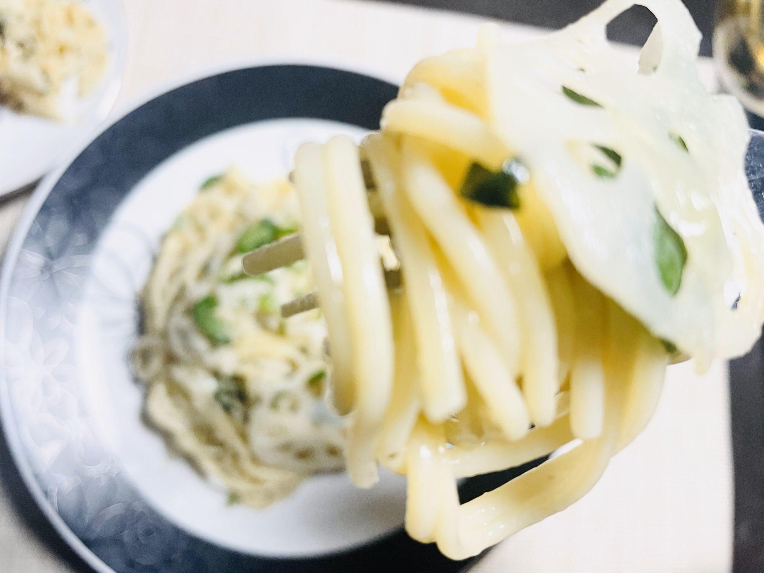 蓮根のスパゲッティ／ペペロンチーノ仕上げ【スパゲッティ・アラ・ラディチェ・ディ・ロト】の調理工程３