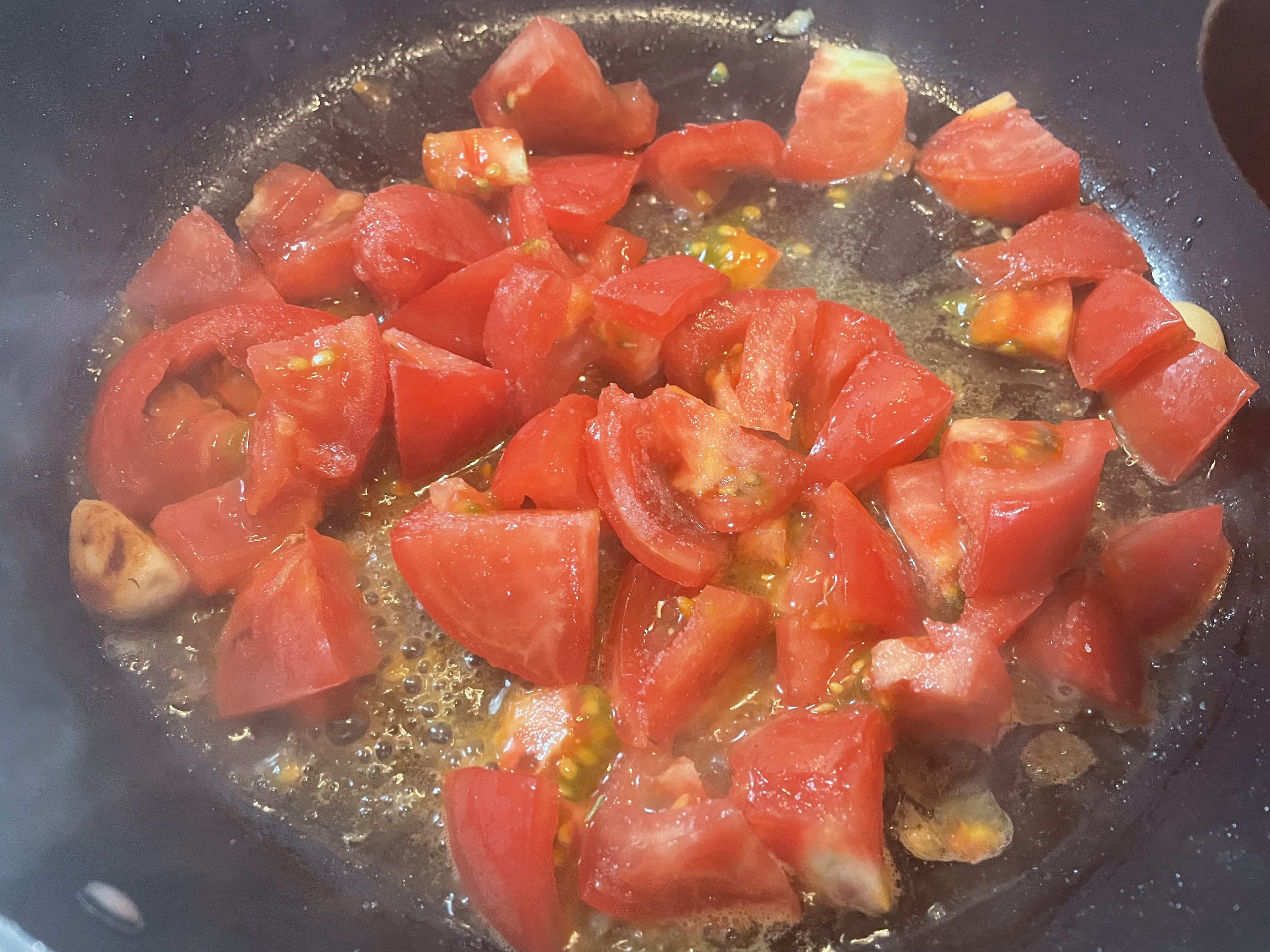 鯛とトマトのパスタ【パスタ・コン・オラタ・エ・ポモドーリ】の調理工程３
